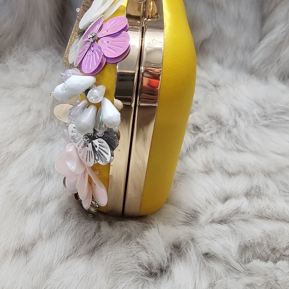 NWT Bebe Yellow 3D Multifloral 3 Style. Crossbody Clutch Handbag - Picture 2 of 13